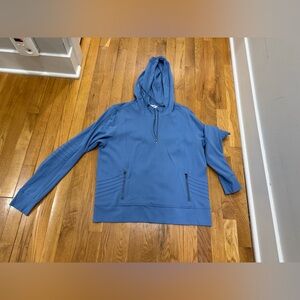 Women’s Athleta pullover